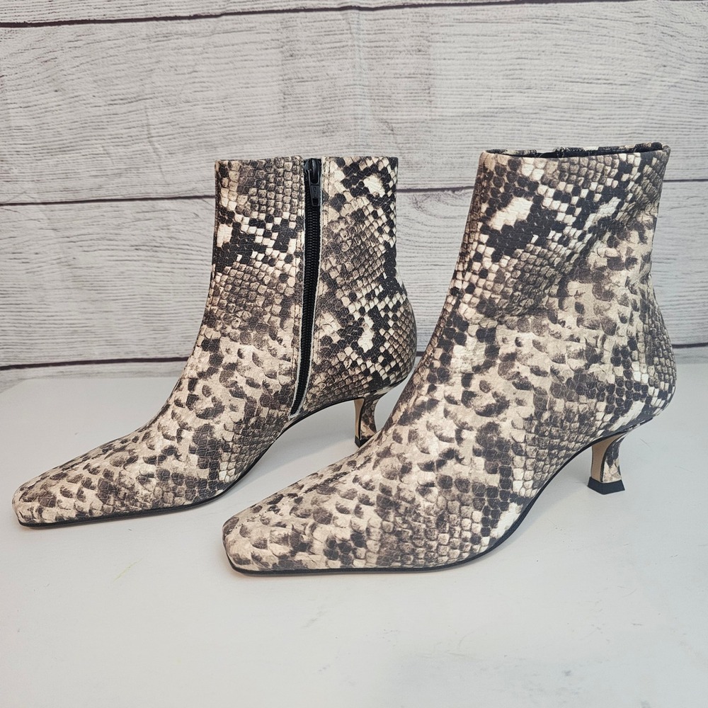 NWOB Gianni Bini 6.5 Palmero Snake Print Leather Ankle Bootie Kitten Heel